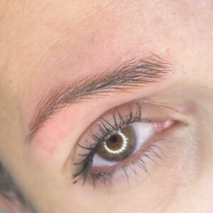 Micropigmentación de cejas en Sabadell - resultado natural