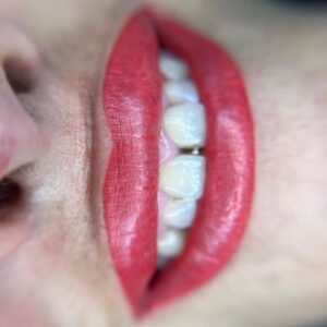Micropigmentación labios tono natural Sabadell
